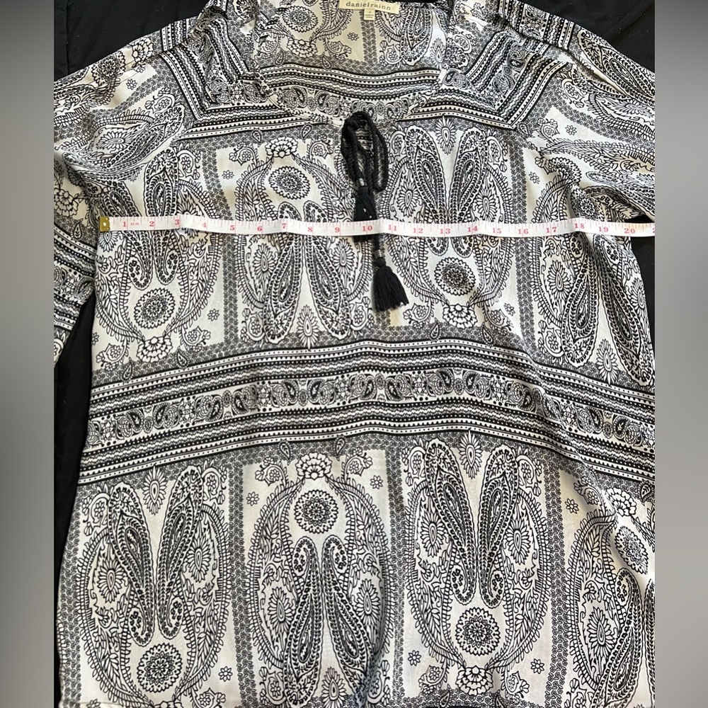 #166 Daniel Rainn Boho Paisley Blouse Medium Black White Tassel Sleeve - Picture 5 of 7